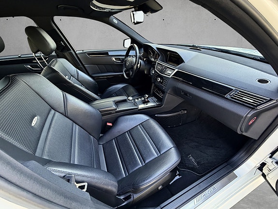 Mercedes-Benz E63 18 of 26