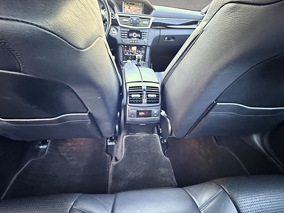 Mercedes-Benz E63 26 of 26