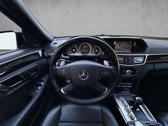 Mercedes-Benz E63 14 of 26