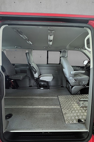 Volkswagen Caravelle 19 of 30