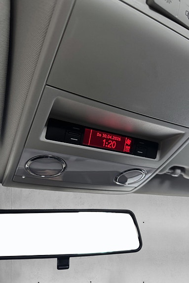Volkswagen Caravelle 30 of 30