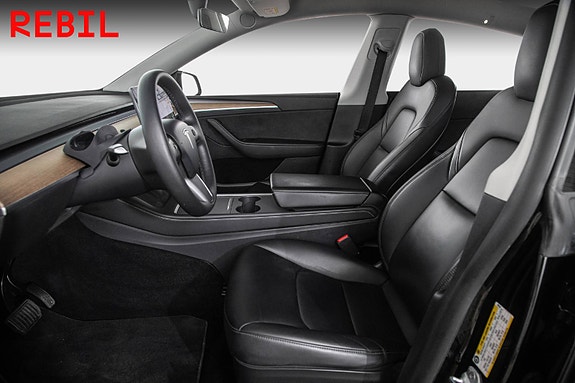 Tesla Model Y 8 of 27