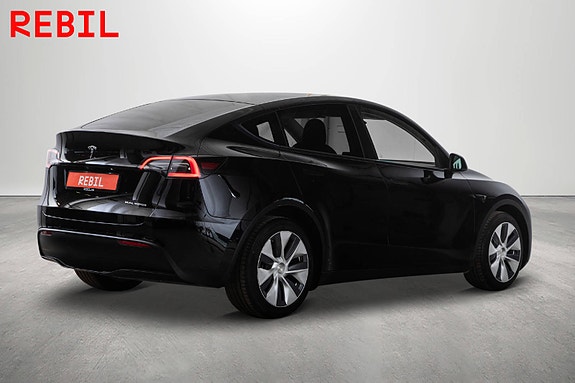 Tesla Model Y 6 of 27