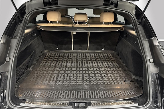 Mercedes-Benz EQC400 9 of 20