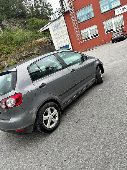 Volkswagen Golf Plus 10 of 13