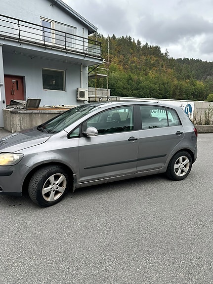 Volkswagen Golf Plus 12 of 13