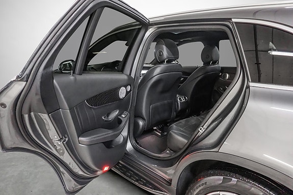 Mercedes-Benz GLC350 e 23 of 30