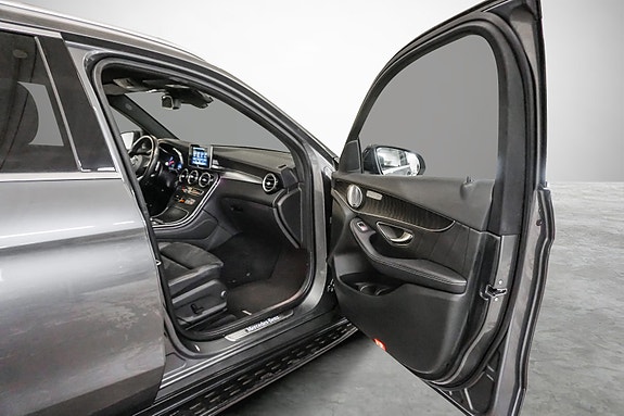 Mercedes-Benz GLC350 e 21 of 30