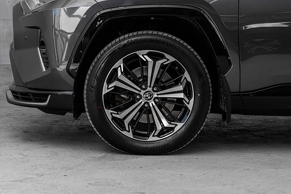Toyota RAV4 4 of 30