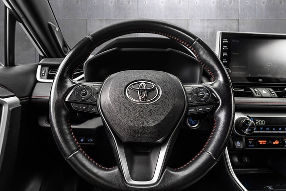 Toyota RAV4 15 of 30