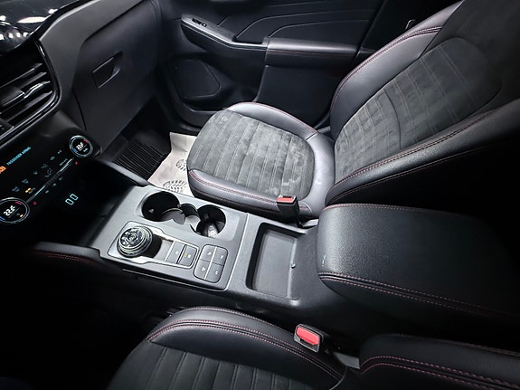 Ford Kuga 21 of 30