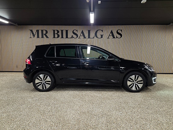 Volkswagen e-Golf VII 11 of 30