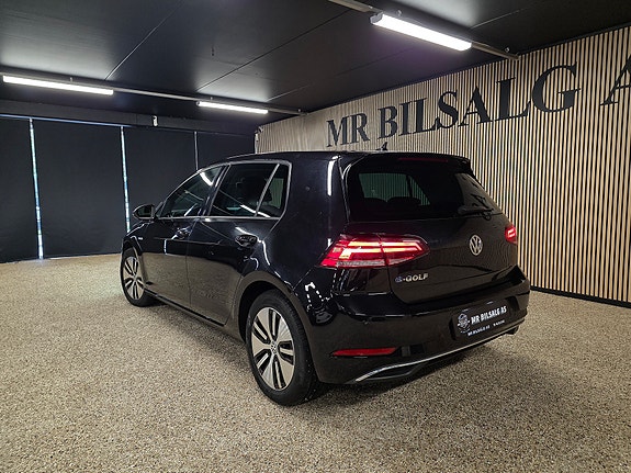Volkswagen e-Golf VII 8 of 30