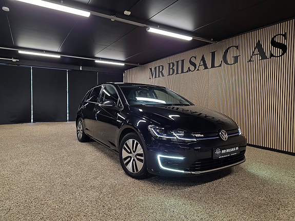 Volkswagen e-Golf VII 2 of 30