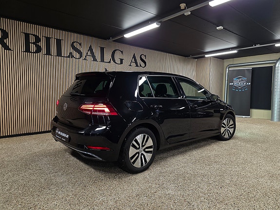 Volkswagen e-Golf VII 10 of 30