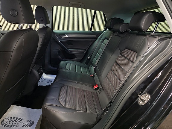 Volkswagen e-Golf VII 19 of 30