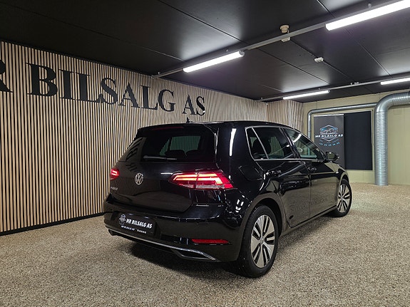 Volkswagen e-Golf VII 9 of 30