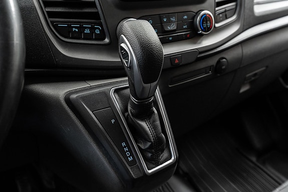 Ford Transit Custom 15 of 25