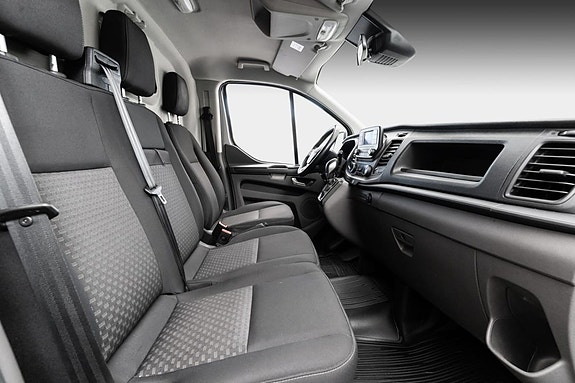 Ford Transit Custom 22 of 25