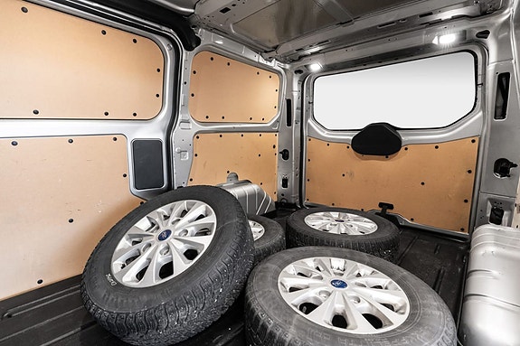 Ford Transit Custom 21 of 25