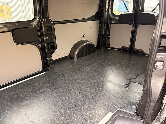 Ford Transit Custom 9 of 22