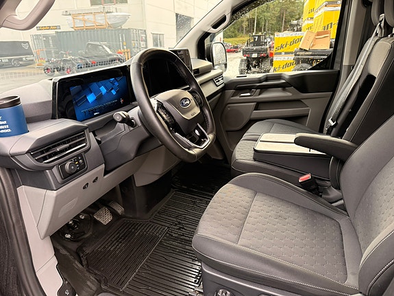 Ford Transit Custom 11 of 22