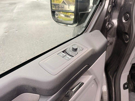Ford Transit Custom 12 of 22