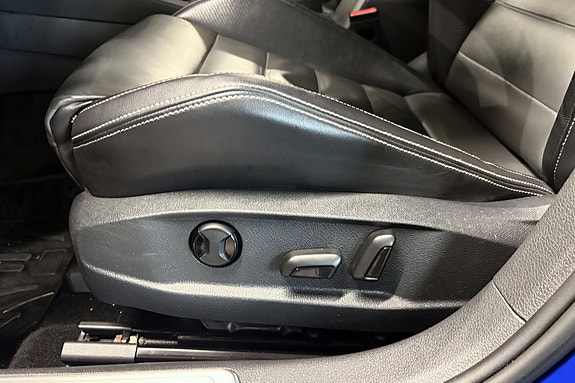 Volkswagen Golf VII 29 of 30