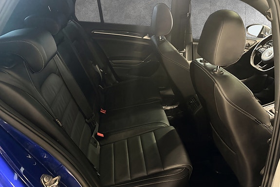 Volkswagen Golf VII 15 of 30