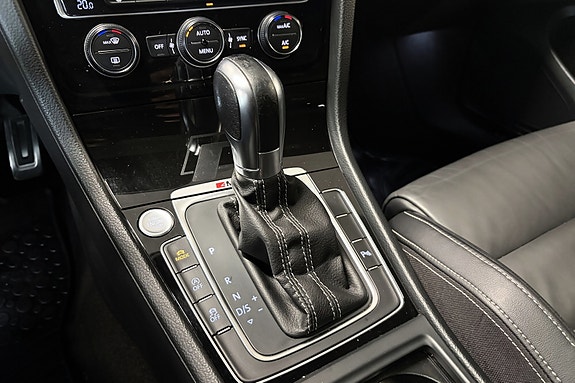 Volkswagen Golf VII 20 of 30