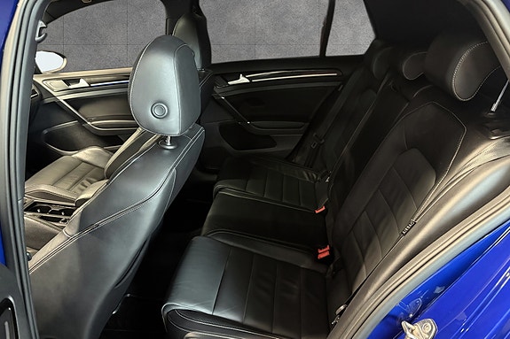 Volkswagen Golf VII 11 of 30