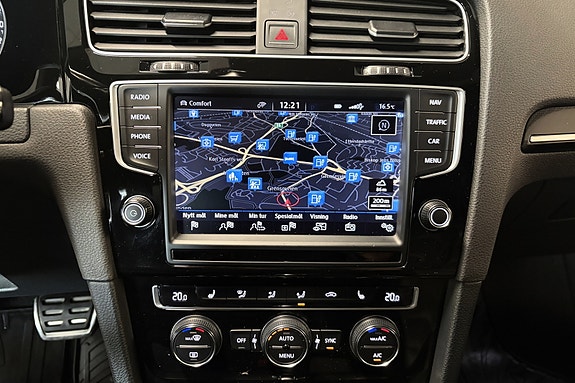 Volkswagen Golf VII 18 of 30