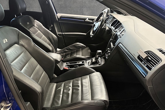 Volkswagen Golf VII 19 of 30