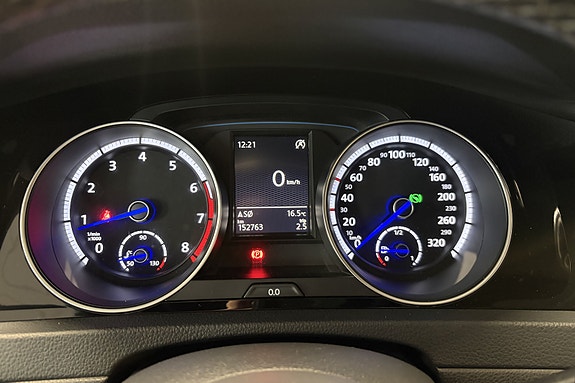Volkswagen Golf VII 21 of 30