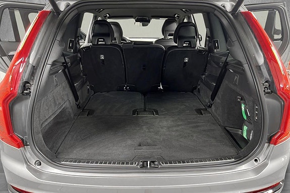 Volvo XC90 16 of 30