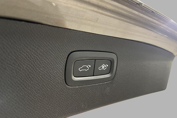 Volvo XC90 13 of 30