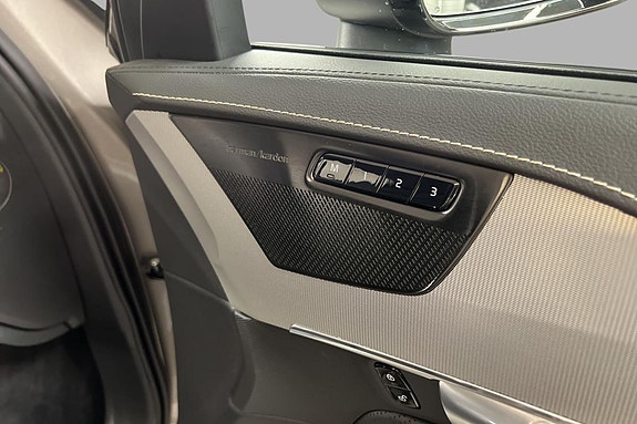 Volvo XC90 19 of 30