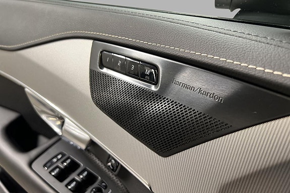 Volvo XC90 27 of 30