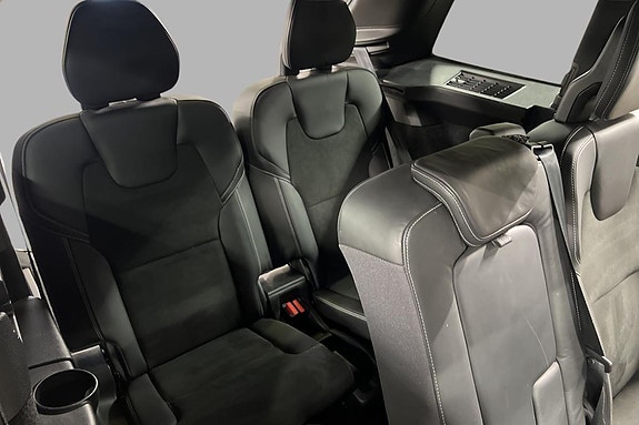 Volvo XC90 15 of 30