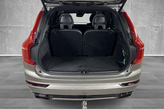 Volvo XC90 12 of 30