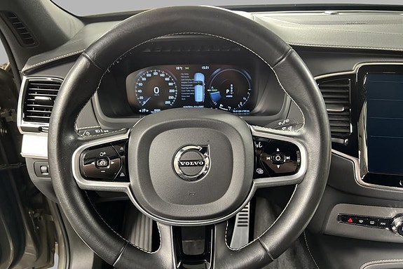 Volvo XC90 6 of 30