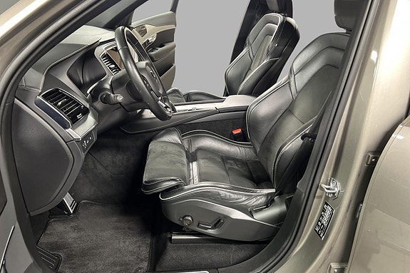 Volvo XC90 5 of 30