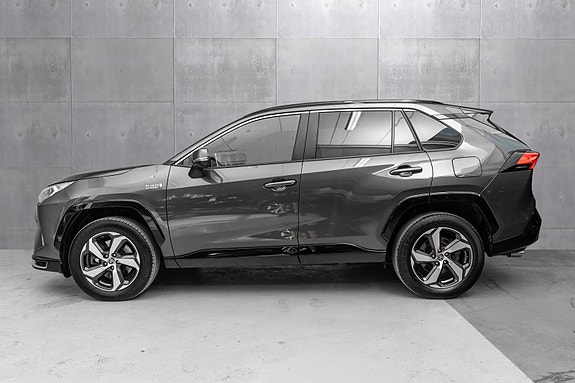 Toyota RAV4 2 of 25