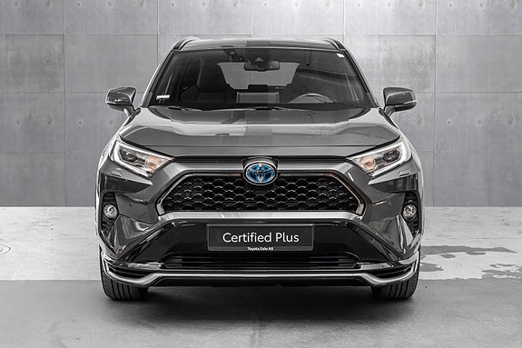 Toyota RAV4 8 of 25
