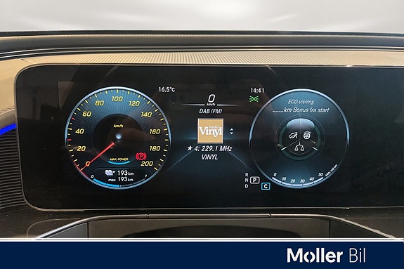 Mercedes-Benz EQC400 14 of 19