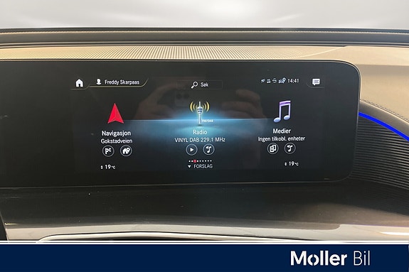 Mercedes-Benz EQC400 17 of 19