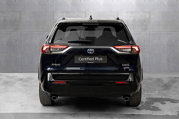 Toyota RAV4 4 of 24