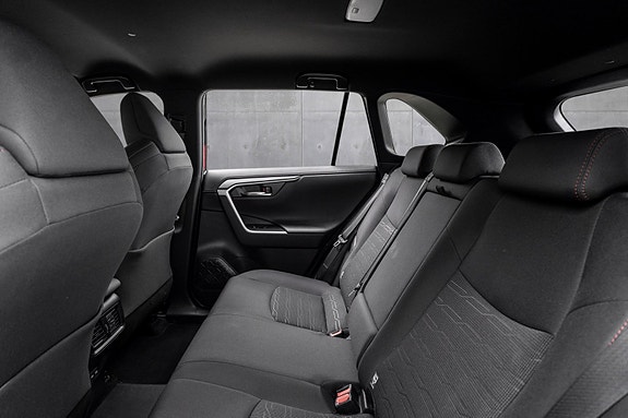 Toyota RAV4 17 of 24