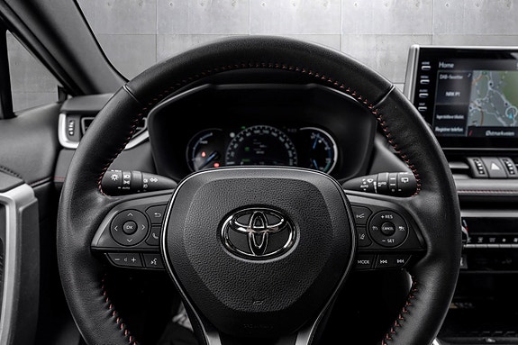 Toyota RAV4 12 of 24