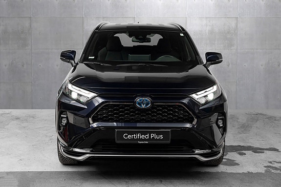 Toyota RAV4 8 of 24